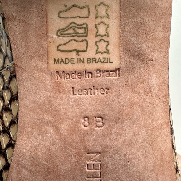 Adrian Allen ballet w low heel and ankle strap.  8 B - Picture 4 of 11